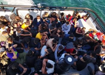 إنقاذ 59 مهاجرا قبالة السواحل الغربية لتركيا