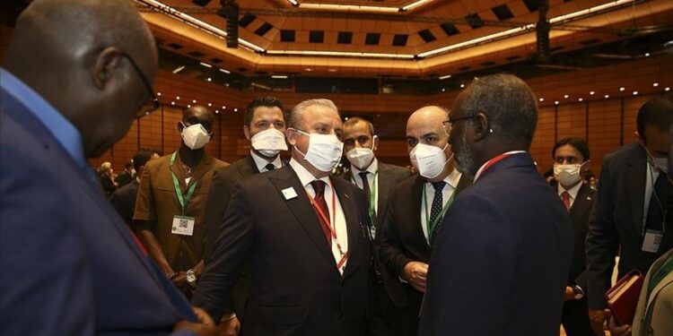 رئيس البرلمان التركي يلتقي عددا من نظرائه في فيينا