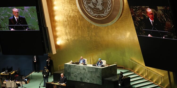 أردوغان يصل تركيا عائدا من نيويورك