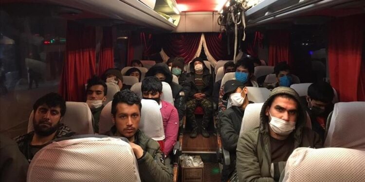 تركيا.. ضبط 25 مهاجرا غير نظامي في أنقرة