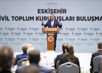 تشاووش أوغلو: نبحث مع قطر ملف تشغيل مطار كابل