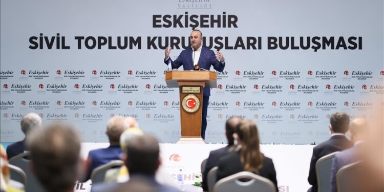 تشاووش أوغلو: نبحث مع قطر ملف تشغيل مطار كابل