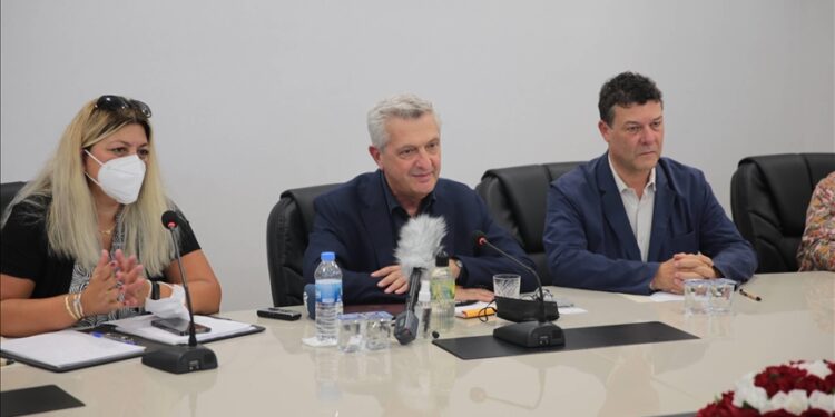 المفوض الأممي لشؤون اللاجئين يدعو للاقتداء بـ”أورفة” التركية