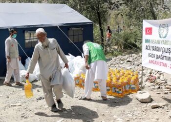 “الإغاثة التركية” توزّع مساعدات على آلاف الأفغان