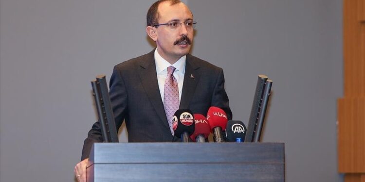 أنقرة: نستهدف تحقيق فائض بالميزان التجاري في 2022
