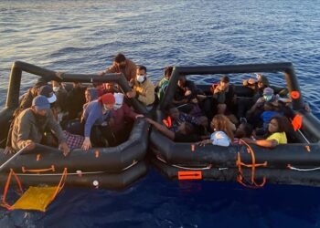 تركيا.. خفر السواحل ينقذ 48 مهاجرا أعادتهم اليونان
