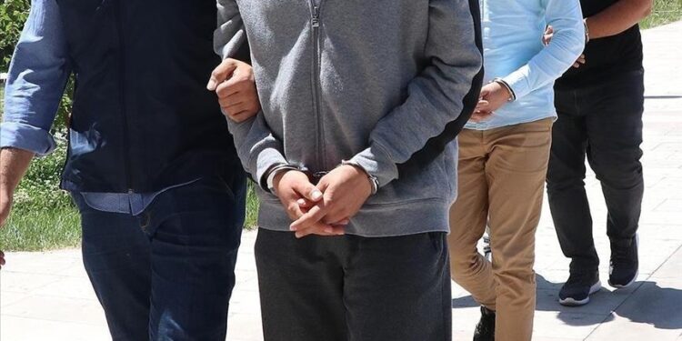 توقيف مشتبه بالانتماء لتنظيم داعش وسط تركيا