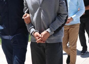 تركيا.. توقيف 3 أشخاص يُشتبه بانتمائهم لـ”داعش”