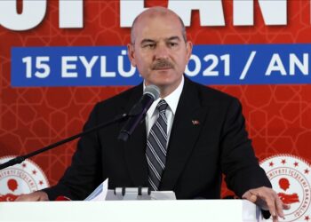 وزير الداخلية التركي: عرقلنا دخول أكثر من مليوني مهاجر غير نظامي