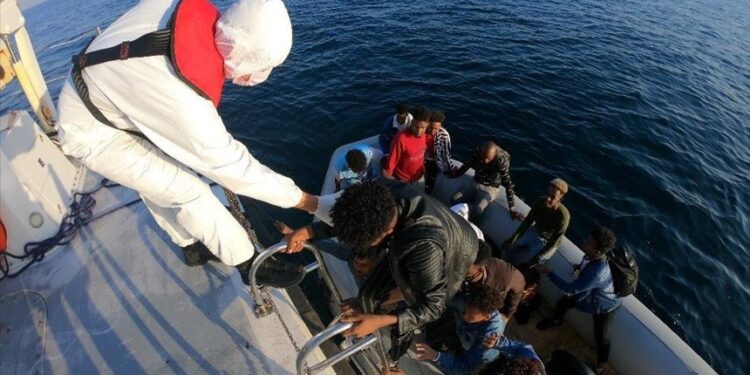 تركيا.. إنقاذ 27 مهاجرا في بحر إيجة