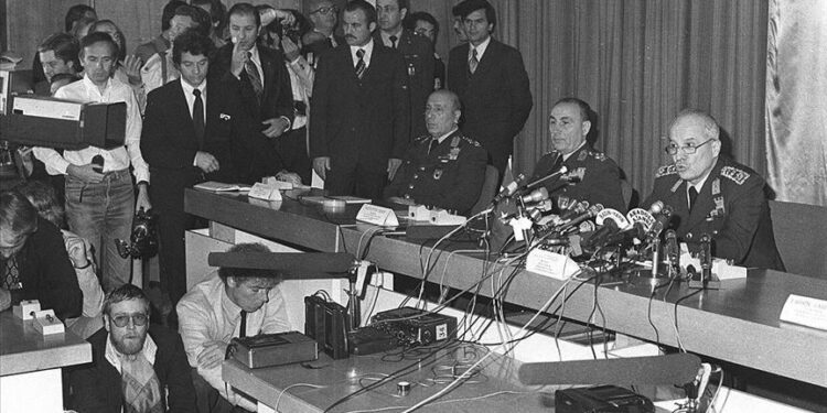الرئاسة التركية: انقلاب 12 أيلول لطخة سوداء في تاريخ ديمقراطيتنا
