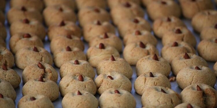 ملاطية “عاصمة المشمش” التركية.. حلوى فريدة من البذور