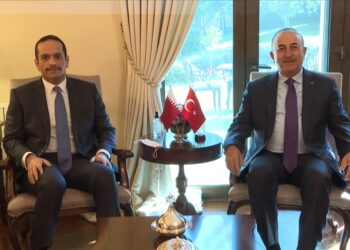تشاووش أوغلو يبحث مع نظيره القطري تطورات أفغانستان