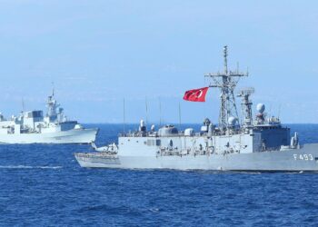 البحرية التركية تبعد سفينة أبحاث دخلت جرفها القاري دون تصريح