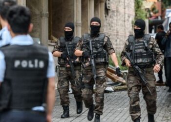 تركيا.. توقيف 7 مشتبهين بالانتماء لتنظيم “داعش”