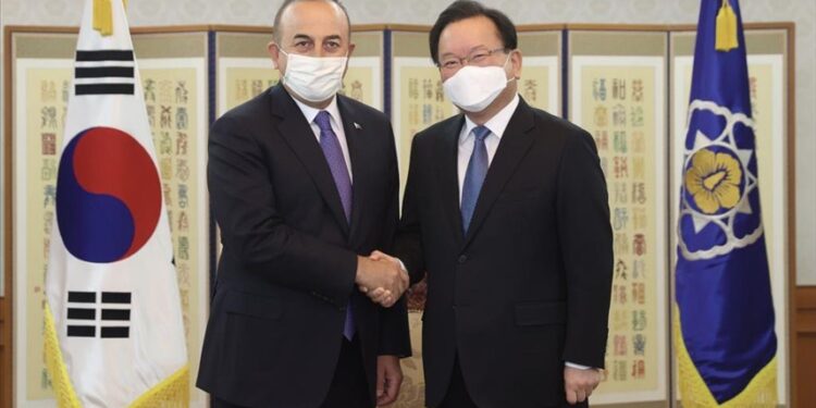 سيول.. تشاووش أوغلو يلتقي رئيس وزراء كوريا الجنوبية ومسؤولين