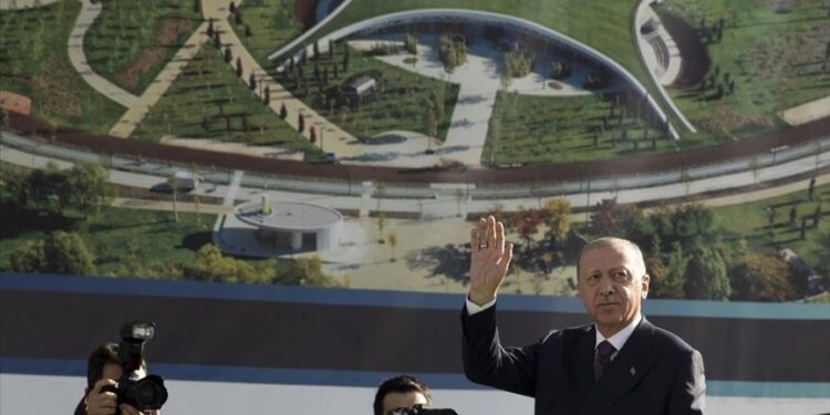 أنقرة.. الرئيس التركي يفتتح “حديقة العاصمة الوطنية”