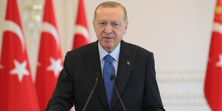 أردوغان: اقتصاد تركيا يواصل نموه بتسريع الاستثمار والإنتاج