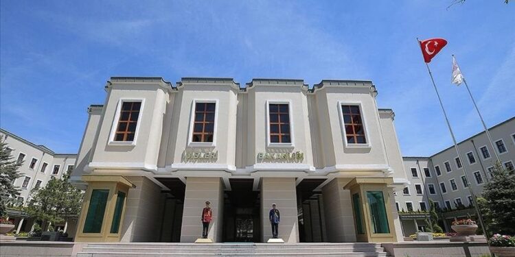 تركيا: ترحيل 8 آلاف و585 إرهابيا أجنبيا منذ 2011