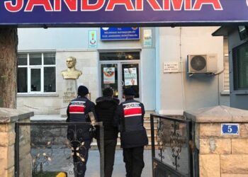 تركيا.. توقيف أجنبي يشتبه بانتمائه لتنظيم “بي كا كا” الإرهابي