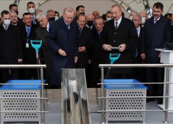 أذربيجان.. أردوغان يشارك علييف في وضع حجر أساس لطريق سريع