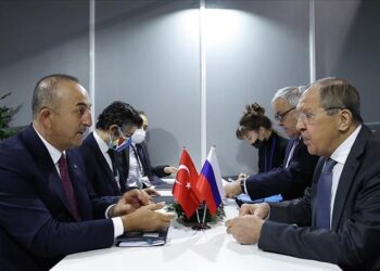 تشاووش أوغلو يلتقي لافروف في بلغراد