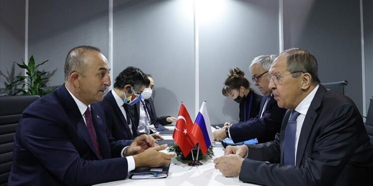 تشاووش أوغلو يلتقي لافروف في بلغراد