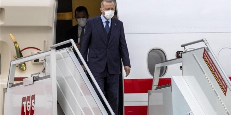 أردوغان يصل نيجيريا آخر محطات جولته الإفريقية