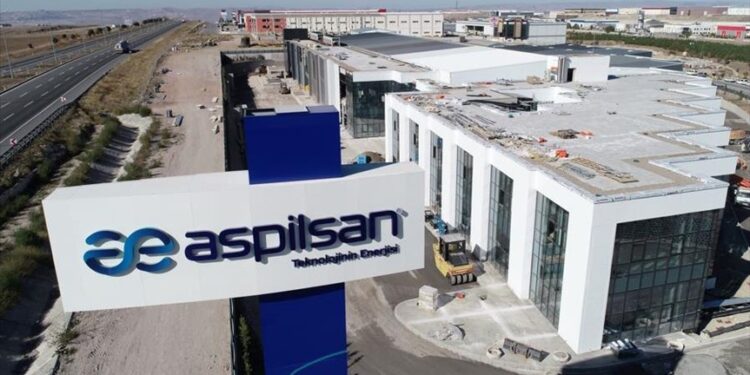 تركيا تفتتح أول مصنع لإنتاج بطاريات “ليثيوم أيون” مطلع 2022