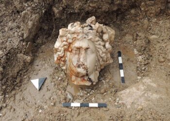 تركيا.. العثور على رأسي تمثالي “إلهي الحب والنبيذ”