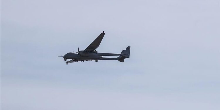 البحرية التركية تتسلم أول دفعة من مسيرات “آق صونغور” المحلية