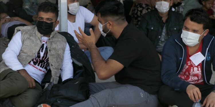 ضبط 58 مهاجرا غير نظامي في موغلا التركية