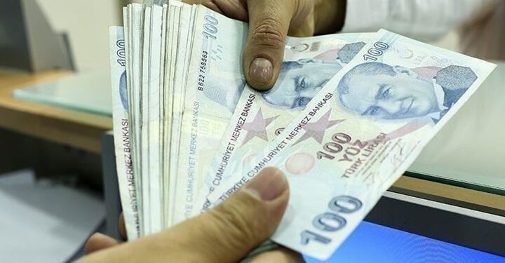 العملة التركية تتخطى حاجز الـ10 ليرات أمام الدولار