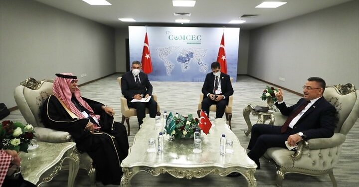 وزير التجارة السعودي في تركيا ويبحث التعاون الاقتصادي