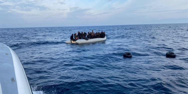 تركيا.. إنقاذ 65 مهاجرا قبالة سواحل إزمير