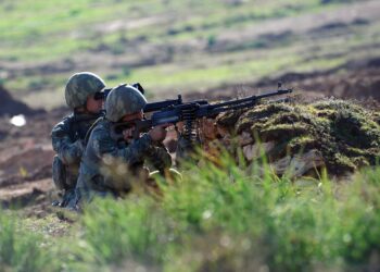 تركيا.. تدمير 6 مخابئ لإرهابيين شرقي البلاد