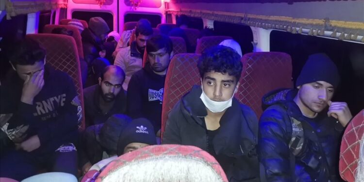 ضبط 64 مهاجرا شرقي تركيا