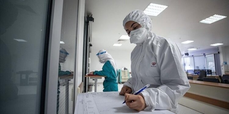 تركيا.. 195 وفاة بكورونا