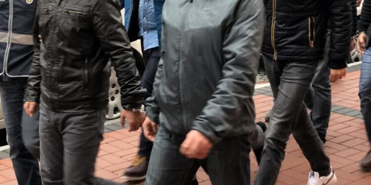 أمن إسطنبول يوقف 9 يشتبه في انتمائهم لـ”داعش”