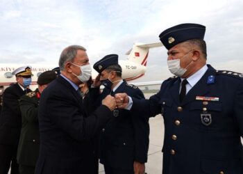 تركيا.. أكار يزور قيادة قوات بحري إيجة والمتوسط