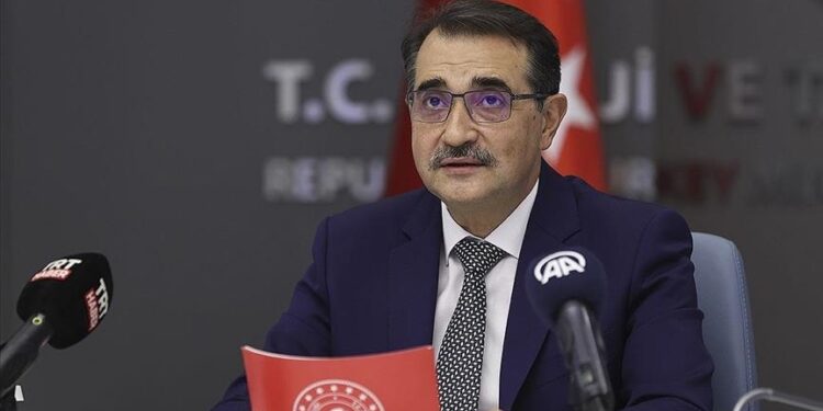 وزير الطاقة التركي: أيام قليلة تفصلنا عن بشائر جديدة