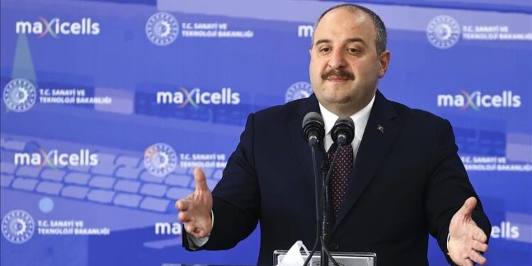 وزير: بالحملة التكنولوجية ماضون نحو تركيا قوية وعظيمة