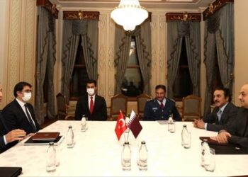 تركيا وقطر تبحثان مسائل دفاعية وأمنية