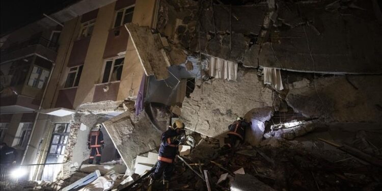 أنقرة..مصرع شخصين وإصابة 6 جرّاء انفجار غاز بمبنى سكني