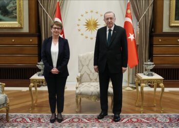 أردوغان يلتقي رئيسة البنك الأوروبي لإعادة الإعمار والتنمية