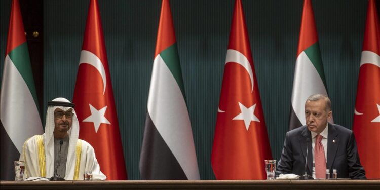 أردوغان وابن زايد يحضران مراسم توقيع اتفاقيات بين البلدين