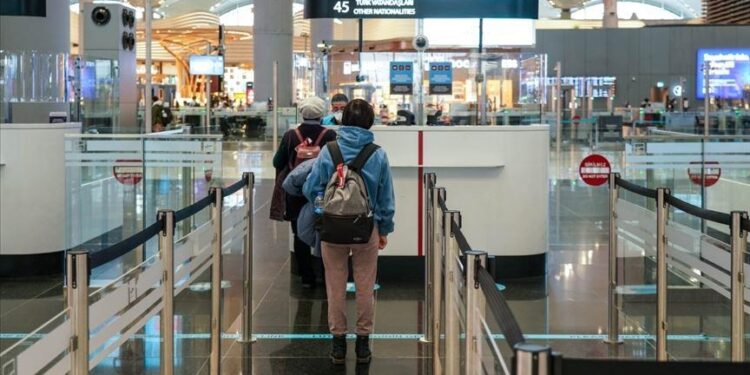 أمن مطار إسطنبول يضبط أجنبيًا متهمًا بالانتماء لـ”داعش”