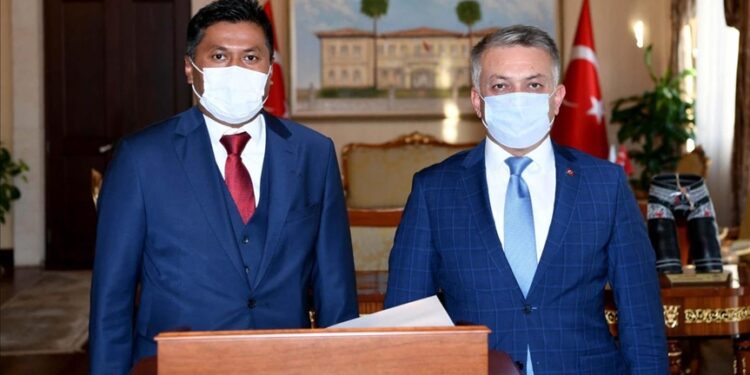 سفير سريلانكا لدى أنقرة: نرغب في الارتقاء بالعلاقات مع تركيا