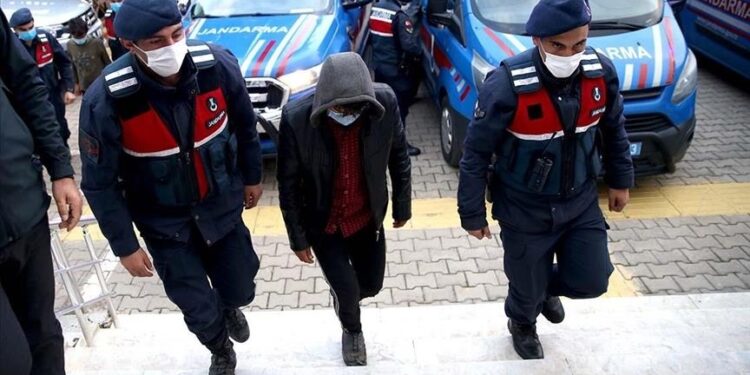 توقيف 5 مشتبهين بالانتماء لتنظيم “بي كا كا” جنوبي تركيا