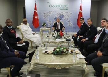 إسطنبول.. نائب أردوغان يلتقي أمين عام منظمة التعاون الإسلامي